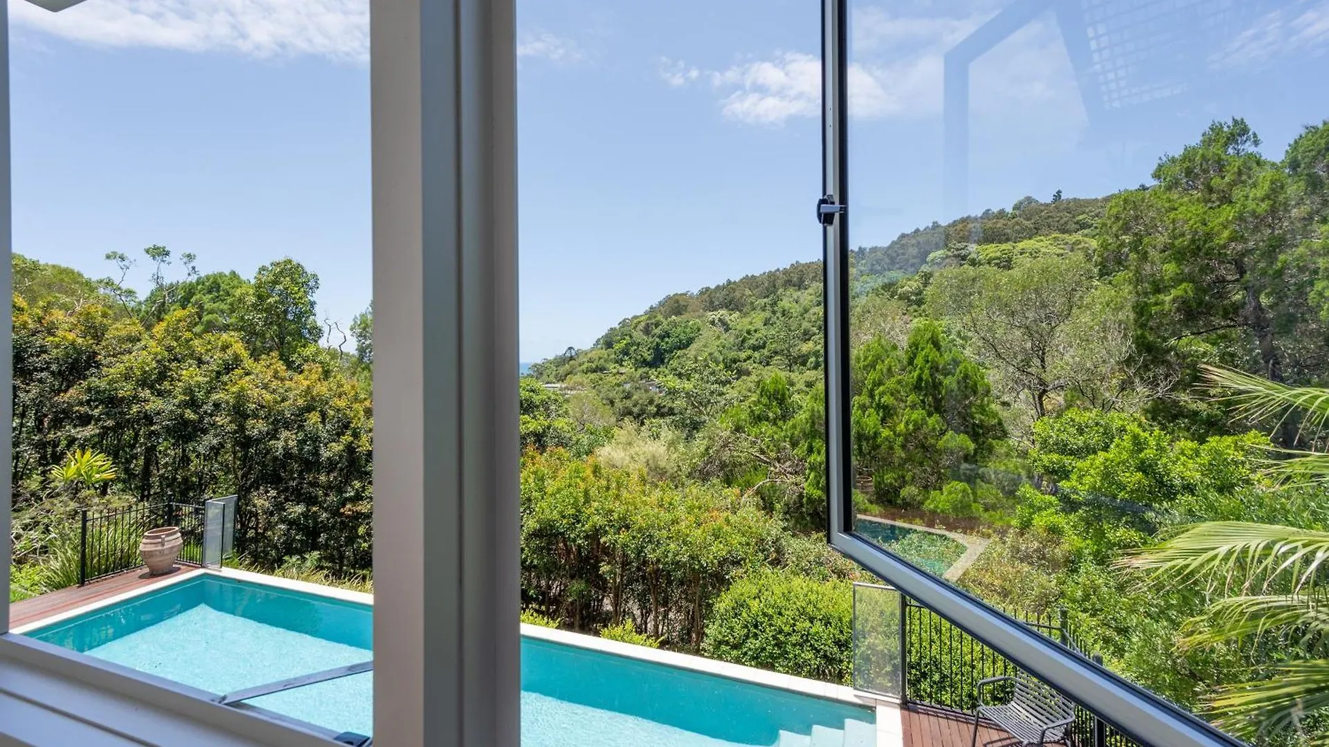Hilltop Noosa Ocean Views, Noosa Heads 0*,