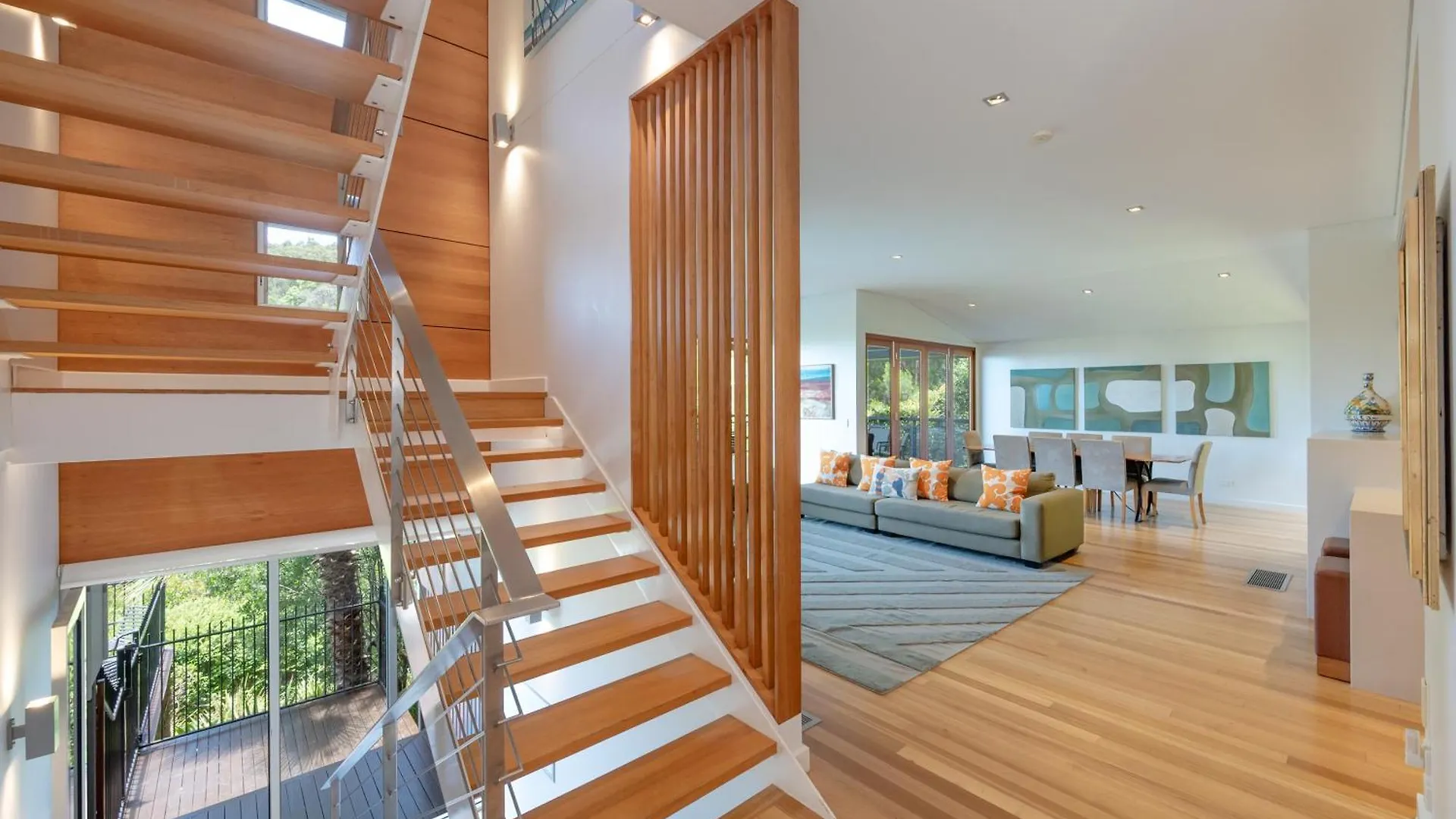 Hilltop Noosa Ocean Views, Noosa Heads Holiday home