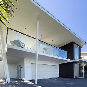 Stunning Views, Private Pool Near Hastings St Noosa Heads