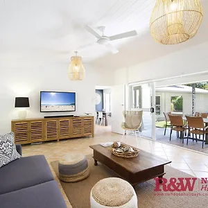 Modern Oasis In Noosa Heads